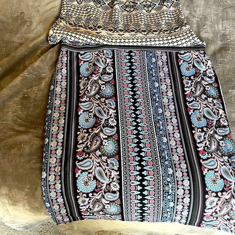 Beautiful colored Paisley, pencil skirt.